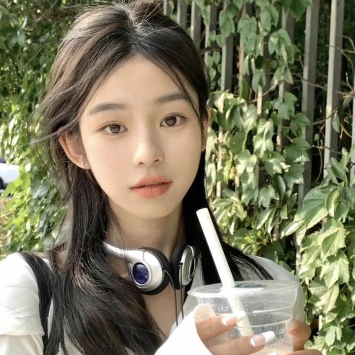 头部网红被曝隐婚生子，整整一周街拍现场画面流出